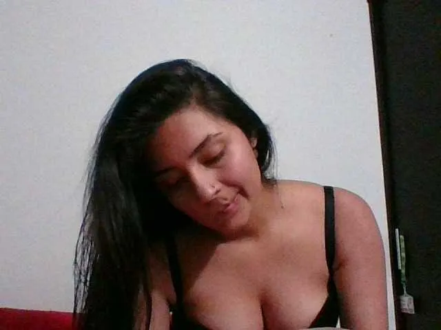 Live sex webcam photo for lily-xxx08 #277884384