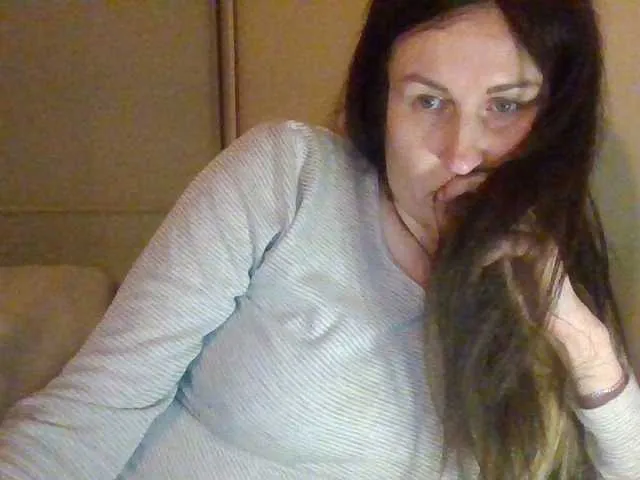 Live sex webcam photo for lily133 #290898215