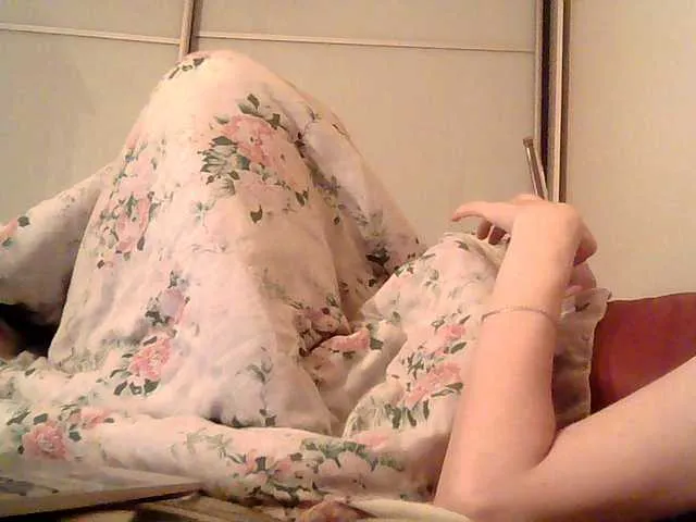 Live sex webcam photo for lily133 #291895151