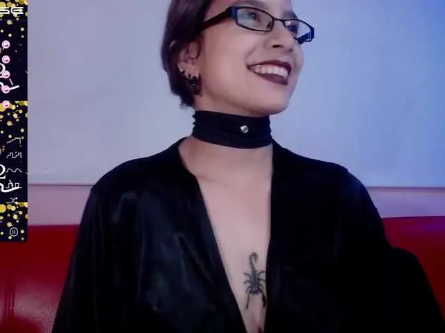 Live sex webcam photo for lilythmystic #271855108