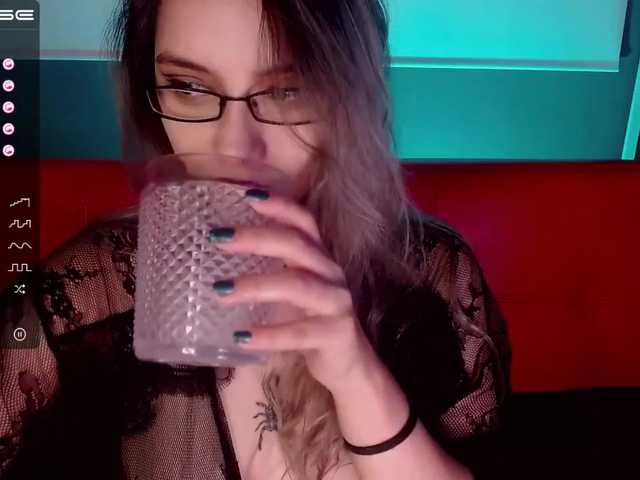 Live sex webcam photo for lilythmystic #272230366