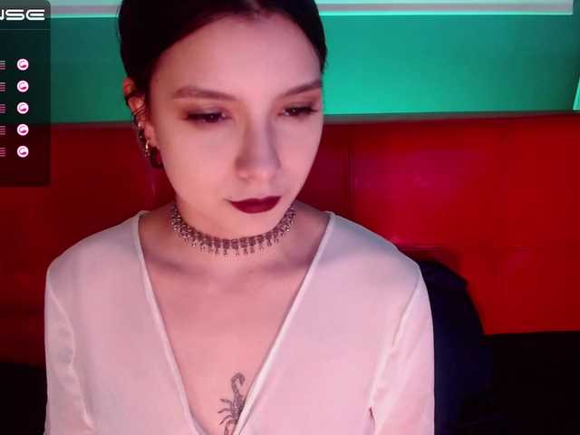 Live sex webcam photo for lilythmystic #272333122