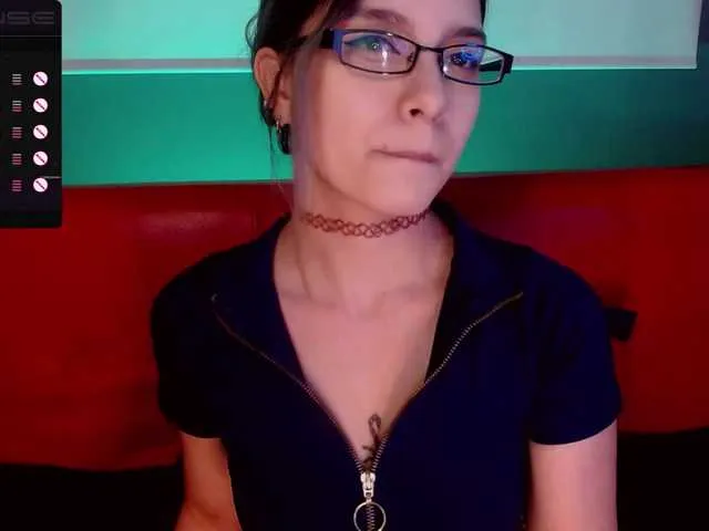 Live sex webcam photo for lilythmystic #272427068