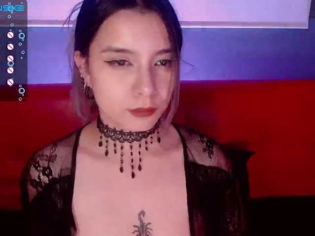 Live sex webcam photo for lilythmystic #272453647