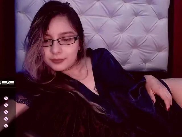 Live sex webcam photo for lilythmystic #272559441