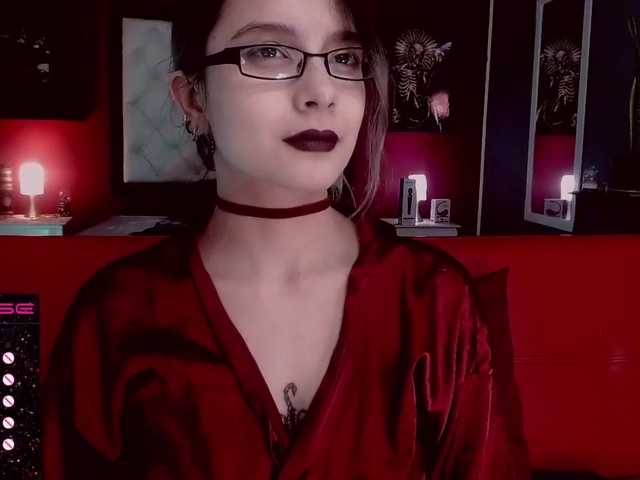 Live sex webcam photo for lilythmystic #272982199