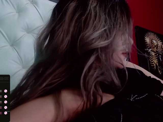 Live sex webcam photo for lilythmystic #273085775