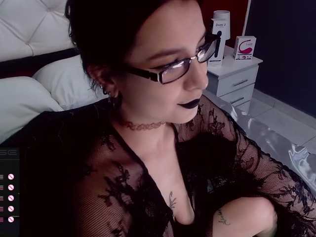 Live sex webcam photo for lilythmystic #273130369