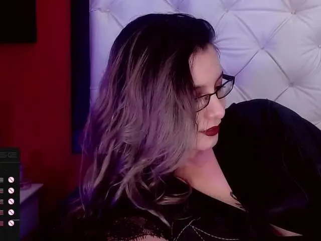 Live sex webcam photo for lilythmystic #273285418