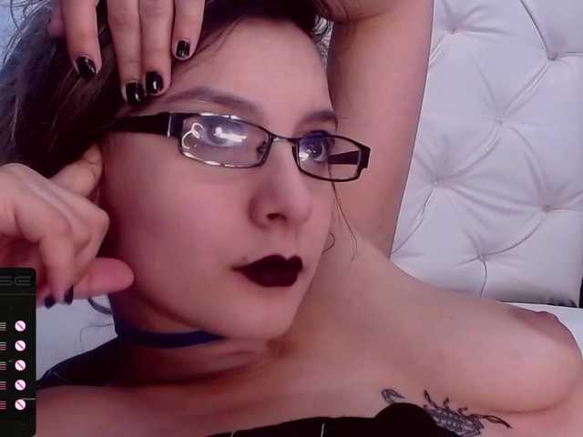 Live sex webcam photo for lilythmystic #273333644