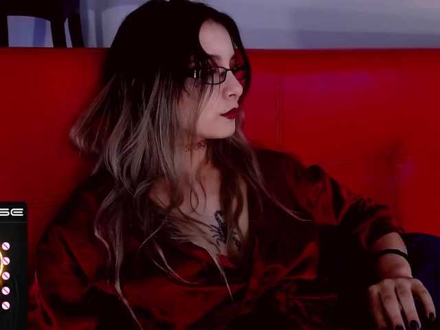 Live sex webcam photo for lilythmystic #273604951