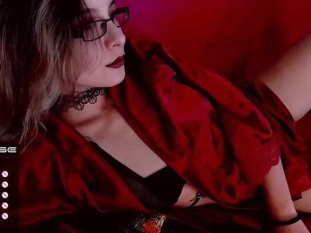 Live sex webcam photo for lilythmystic #273732532