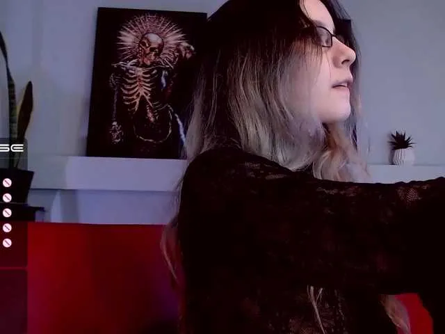 Live sex webcam photo for lilythmystic #273744291