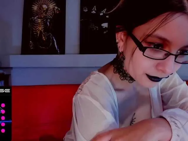 Live sex webcam photo for lilythmystic #274058055