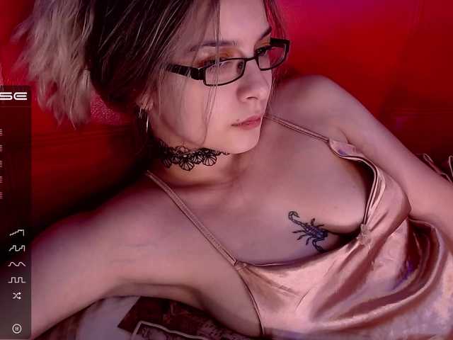 Live sex webcam photo for lilythmystic #274570510