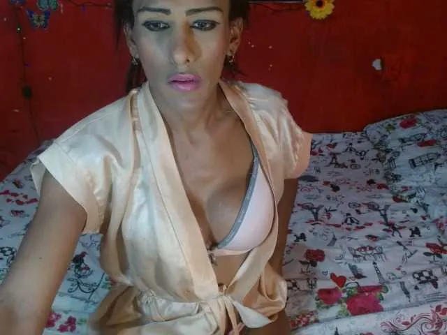 Live sex webcam photo for linaandjake #273615659
