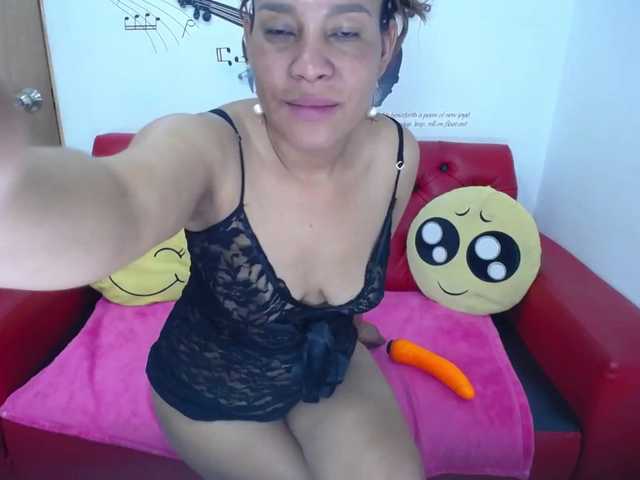 Live sex webcam photo for linablack1 #273093820