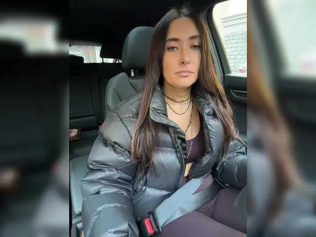 Live sex webcam photo for linahelen #292369561