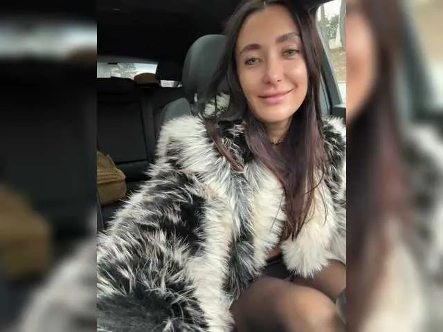 Live sex webcam photo for linahelen #292407552