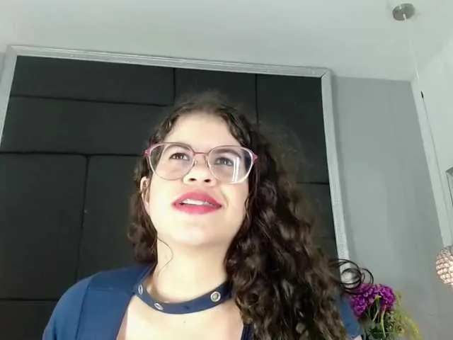 Live sex webcam photo for linamillan1 #276089051