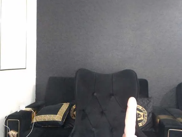 Live sex webcam photo for linawhite2 #291275876