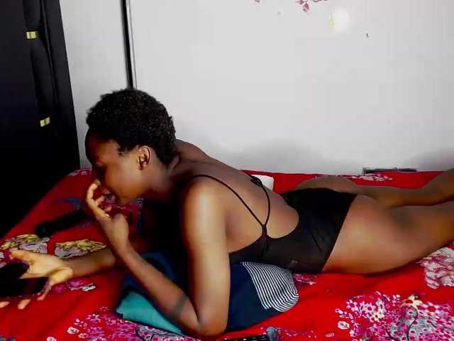 Live sex webcam photo for linda-kali #276362800