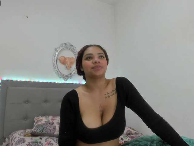 Live sex webcam photo for lindeyander #274535331