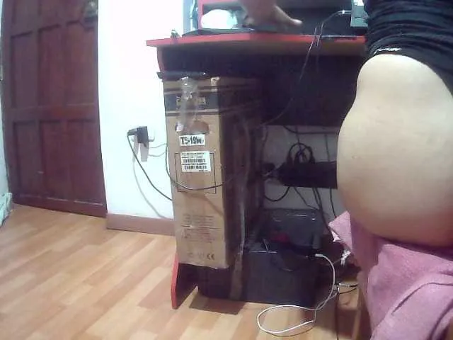 Live sex webcam photo for lindote903 #276063272
