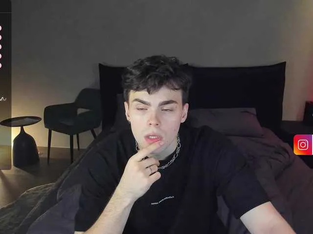 Live sex webcam photo for linkinsweeet #289823337