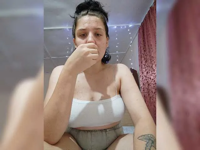 Live sex webcam photo for liolya2 #275305429