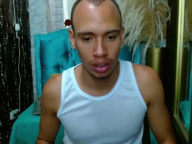 Live sex webcam photo for lionhotdick #277895880