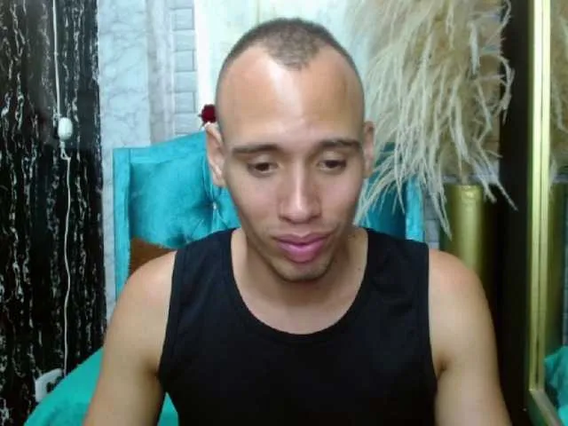 Live sex webcam photo for lionhotdick #277913787
