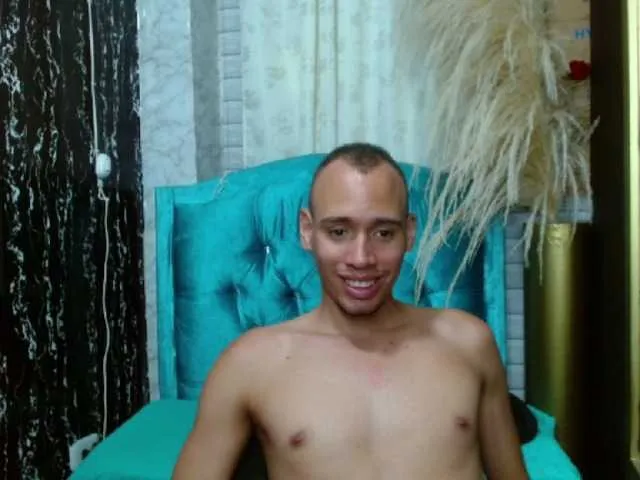 Live sex webcam photo for lionhotdick #277936096