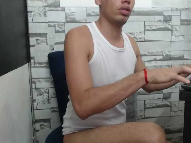 Live sex webcam photo for lionhotdick #278123158