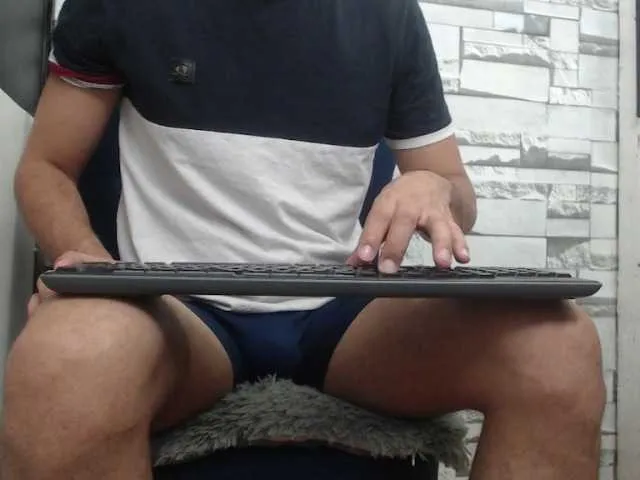 Live sex webcam photo for lionhotdick #278175278
