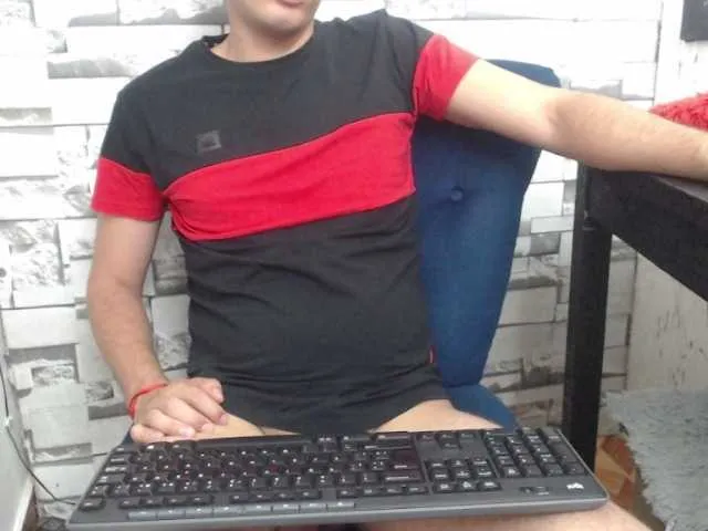 Live sex webcam photo for lionhotdick #278286746