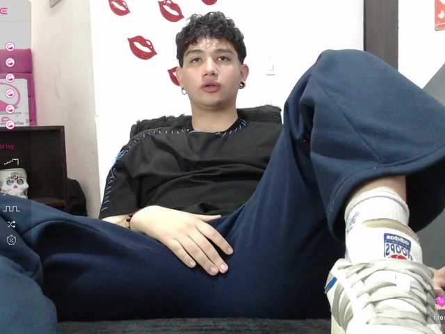 Live sex webcam photo for lionzaynt #290445970