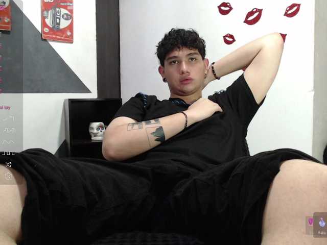 Live sex webcam photo for lionzaynt #290526937