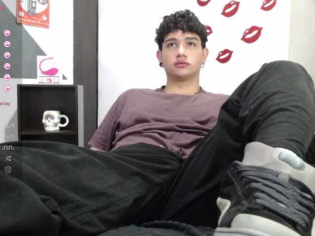 Live sex webcam photo for lionzaynt #290553401