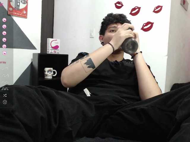 Live sex webcam photo for lionzaynt #290574214