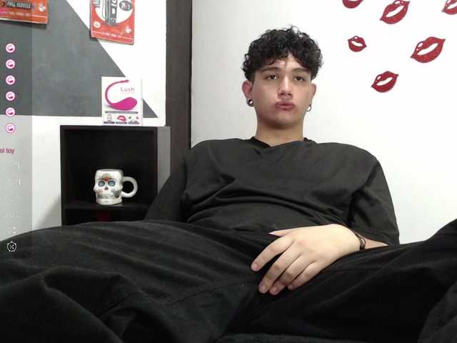 Live sex webcam photo for lionzaynt #290695638