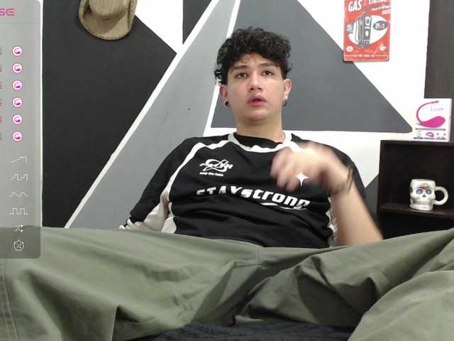 Live sex webcam photo for lionzaynt #290970700