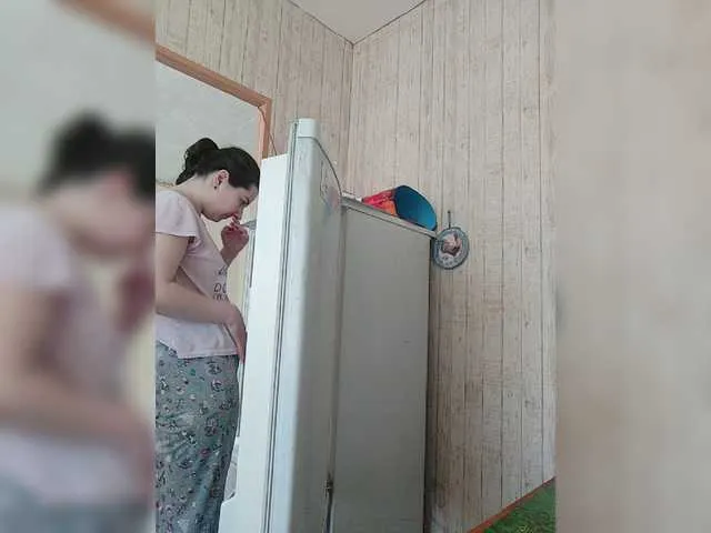 Live sex webcam photo for lisenok266 #273387559