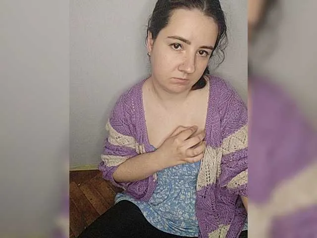 Live sex webcam photo for lisenok266 #275551299