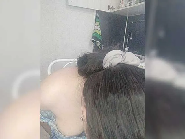 Live sex webcam photo for lisenok266 #275972910