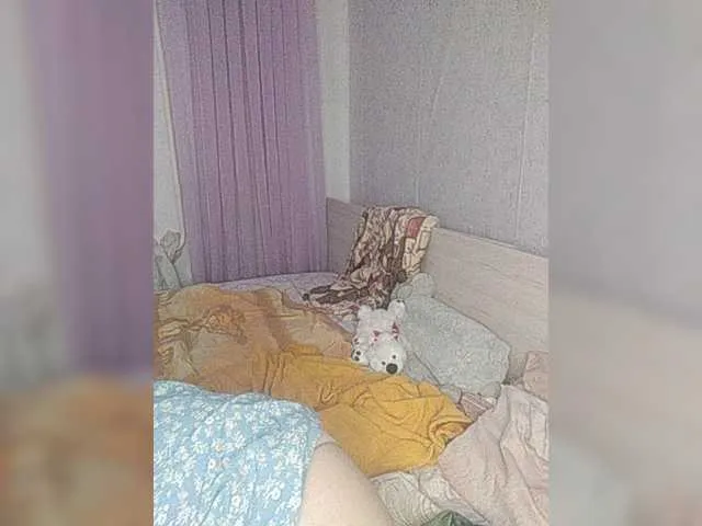 Live sex webcam photo for lisenok266 #276591997