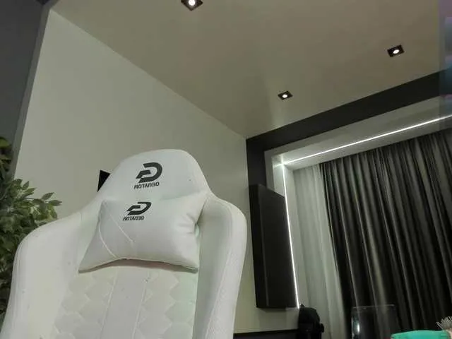 Live sex webcam photo for lissababe #290450808