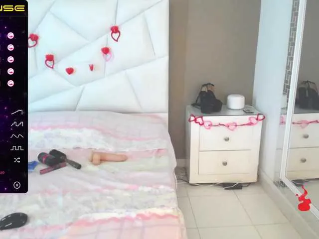 Live sex webcam photo for lissetlong69 #273072204