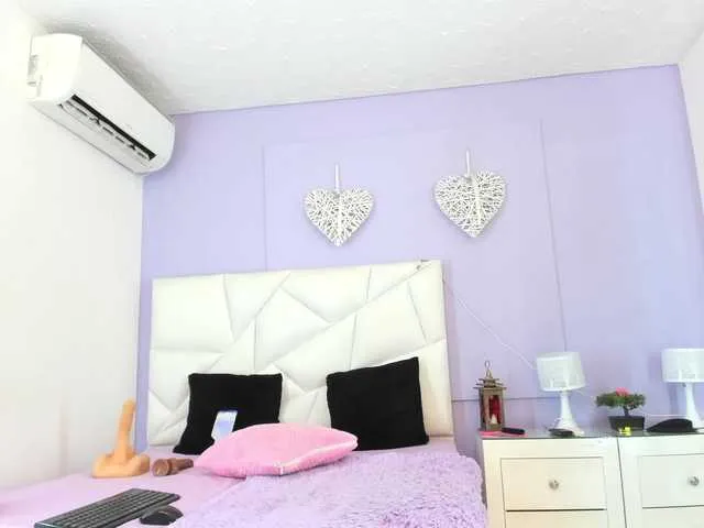 Live sex webcam photo for lissetlong69 #275612130