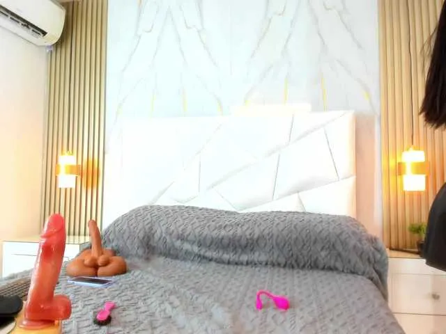 Live sex webcam photo for lissetlong69 #290464224